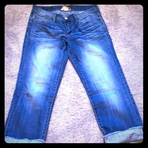 Light Wash Lucky Brand Capri Jeans